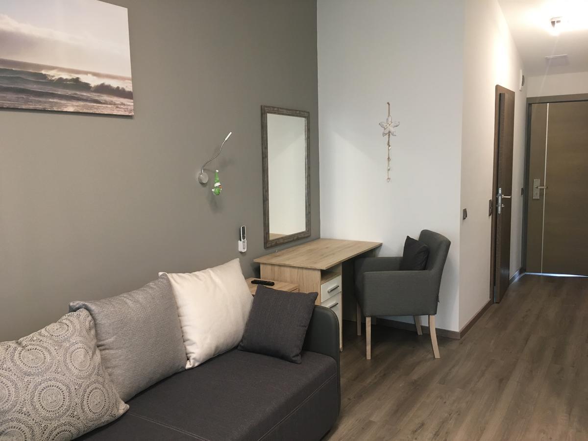 Calypso Lakeside Rooms & Lux Apartments Siofok Bagian luar foto